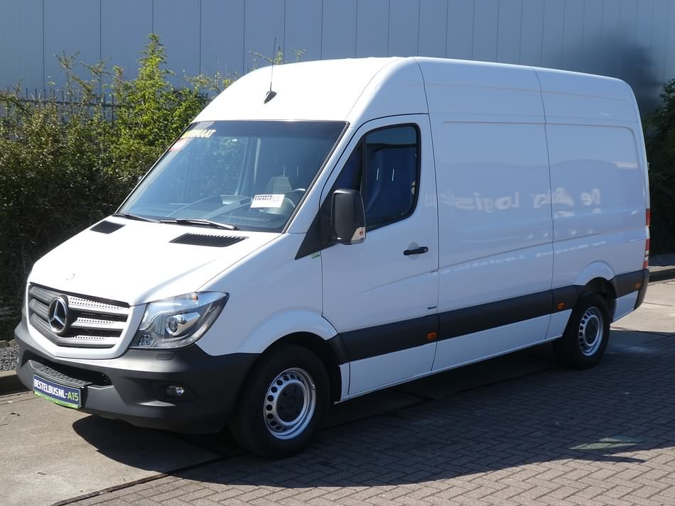 Verhuiswagen voor meubeltransport in Antwerpen
